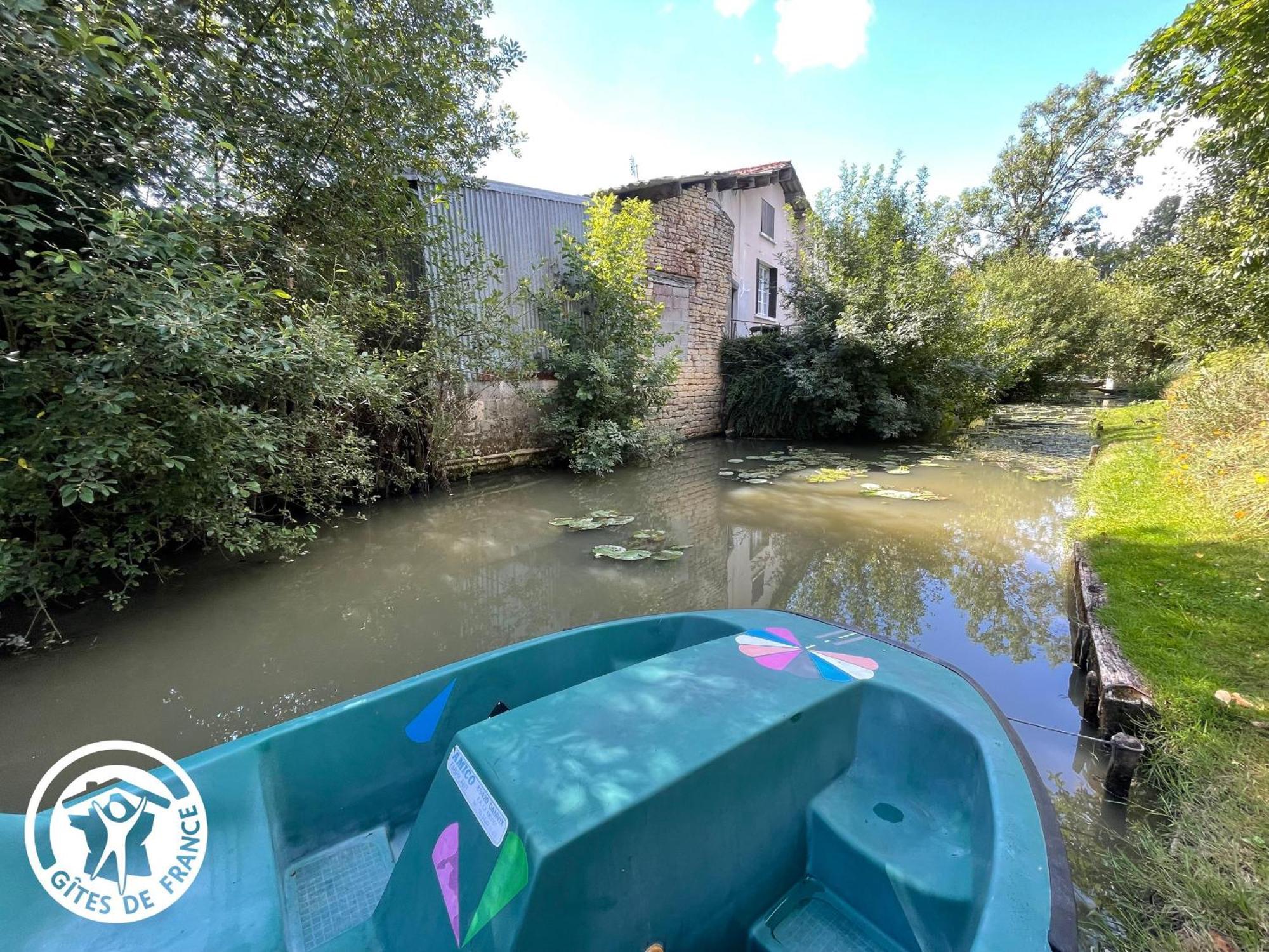 Willa Maison Au Coeur Du Marais Poitevin Avec Barques, Canoes, Pedalo Et Velos Включены - Fr-1-426-147 Damvix Zewnętrze zdjęcie